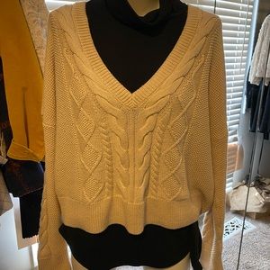 🎉HOST PICK🎉Beautiful Cabi Cable-nit V-Neck Cream Sweater